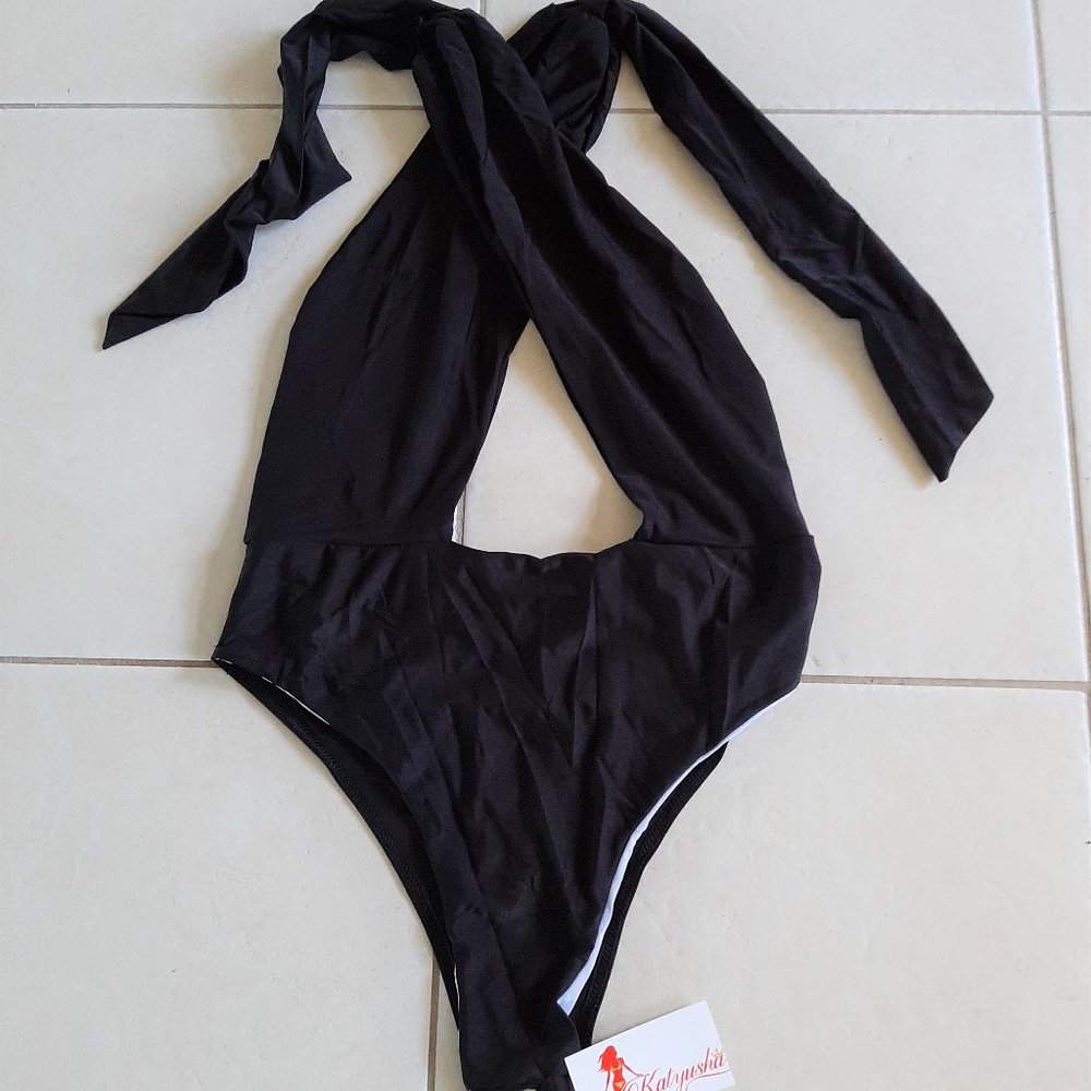 New Beautiful Elegant Monokini. - Picture 9 of 13